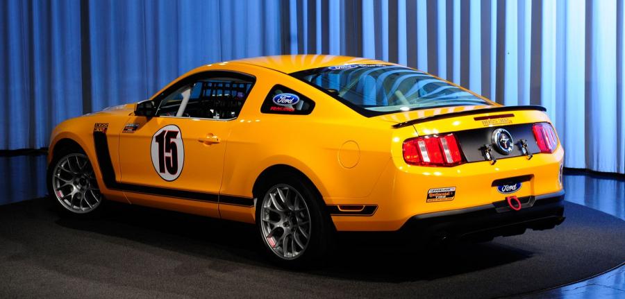  Ford Mustang Boss 302R 2010 года  (фото 2 из 4)